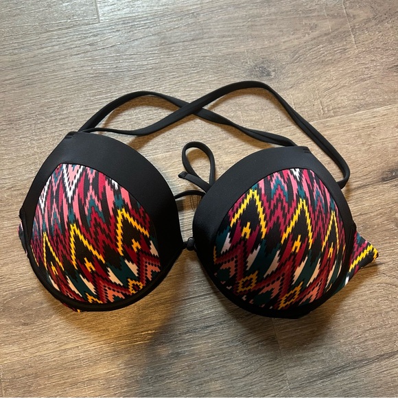 Shade & Shore Other - Shade & Shore Multicolor Bikini Top with Black Accents 34DD EUC